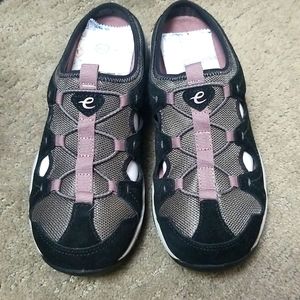 Easy spirit EZTRY mule. Never worn,  Size 7 1/2.